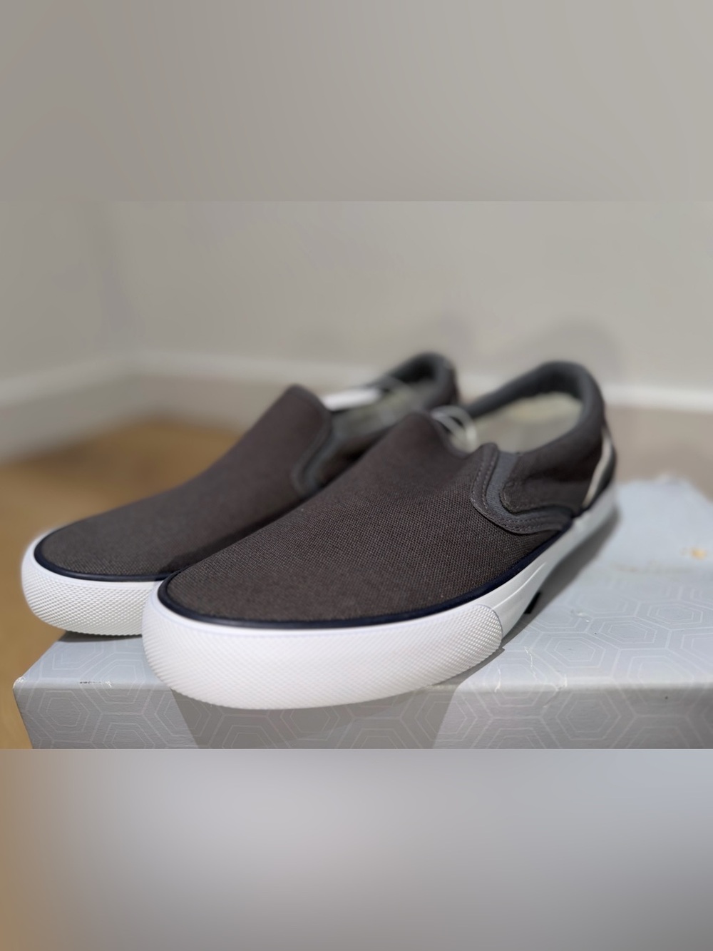 Hurley Men's Slip-On Canvas Loafers in Dark Gray with White Sole